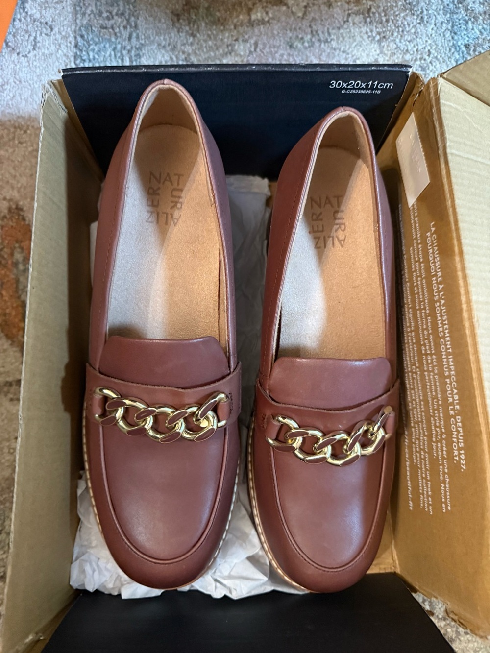 New NATURALIZER Women's Brown Desi Chain-Accent Loafers -leather
